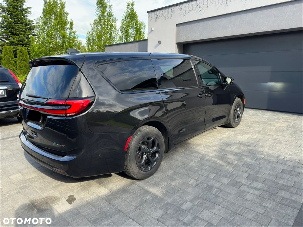 Chrysler Pacifica - 4