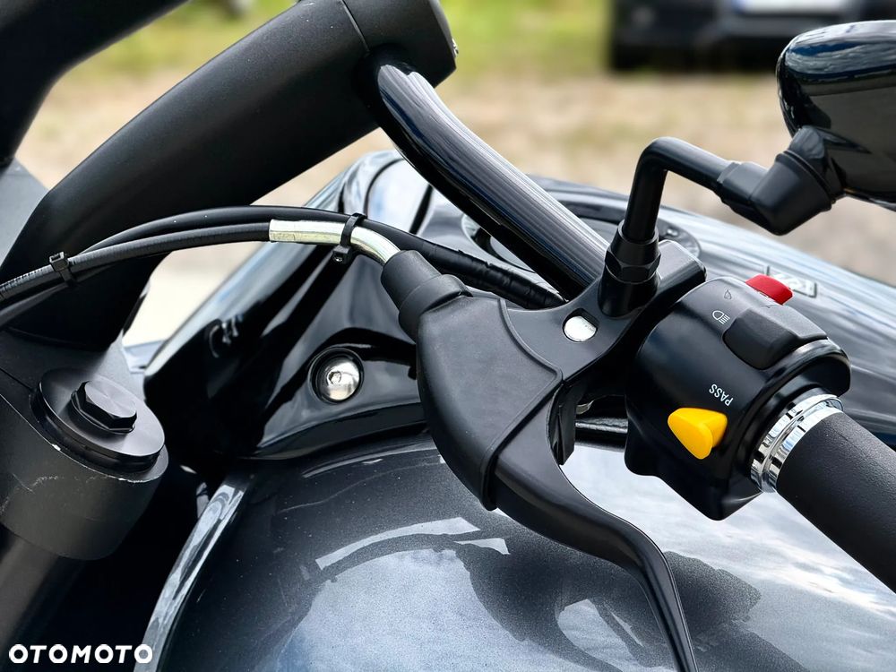 Suzuki Boulevard - 26