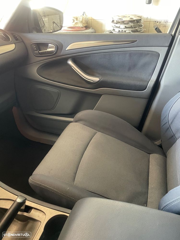 Ford S-Max 1.8 TDCi Titanium 7L - 8