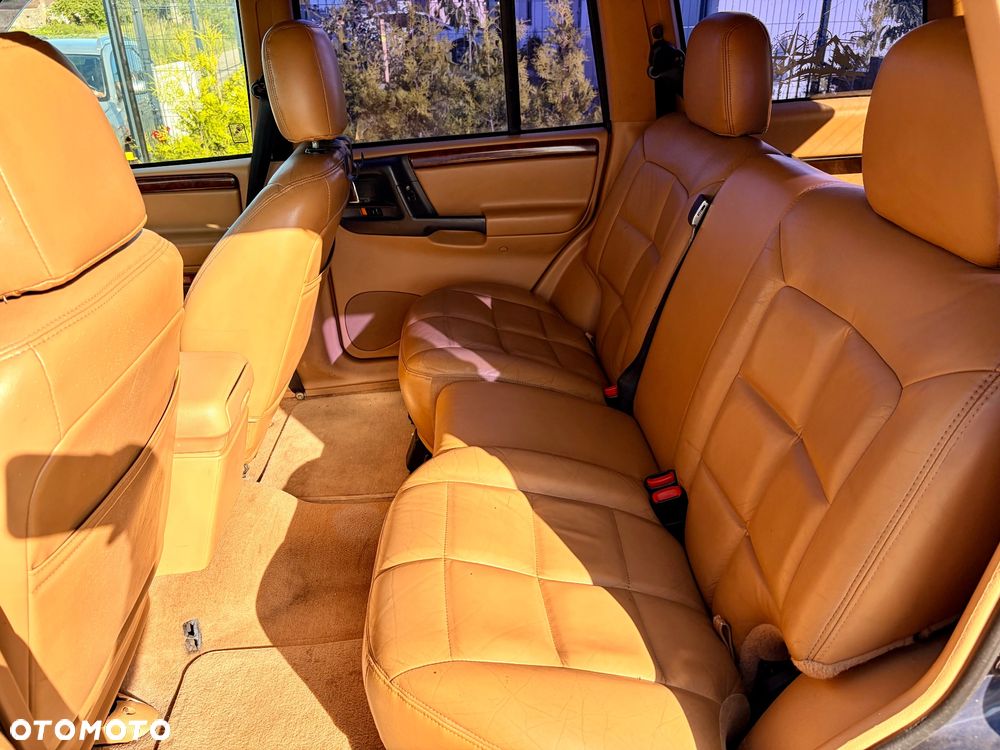 Jeep Grand Cherokee - 14