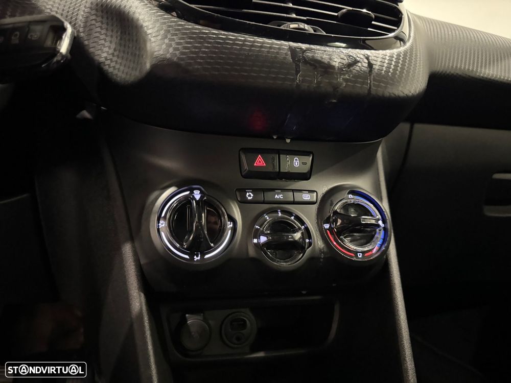 Peugeot 2008 1.6 BlueHDi Style - 37