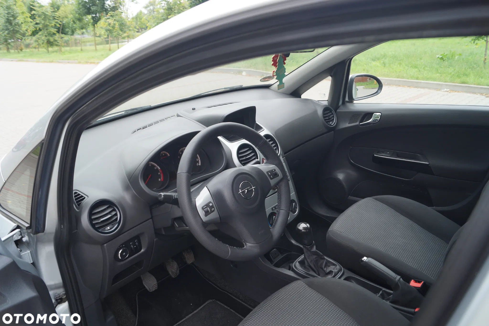 Opel Corsa 1.2 16V Color Edition - 8