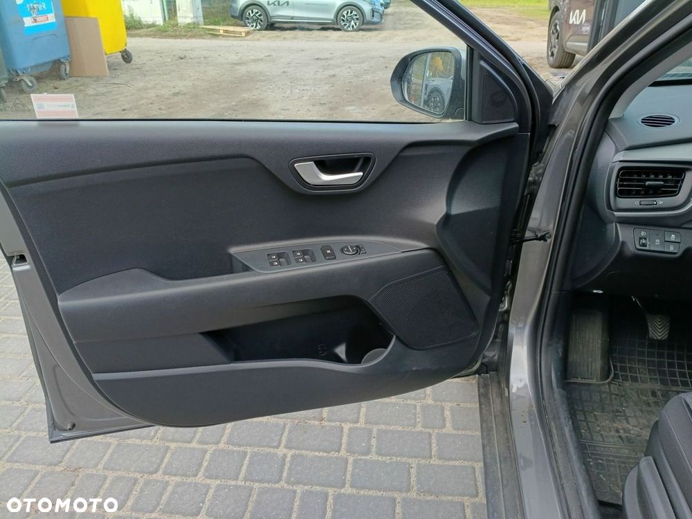 Kia Stonic 1.2 M - 10