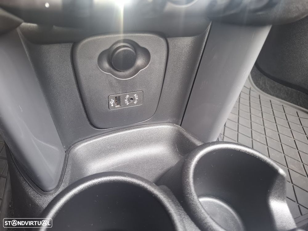 MINI Cabrio Cooper Essential - 36