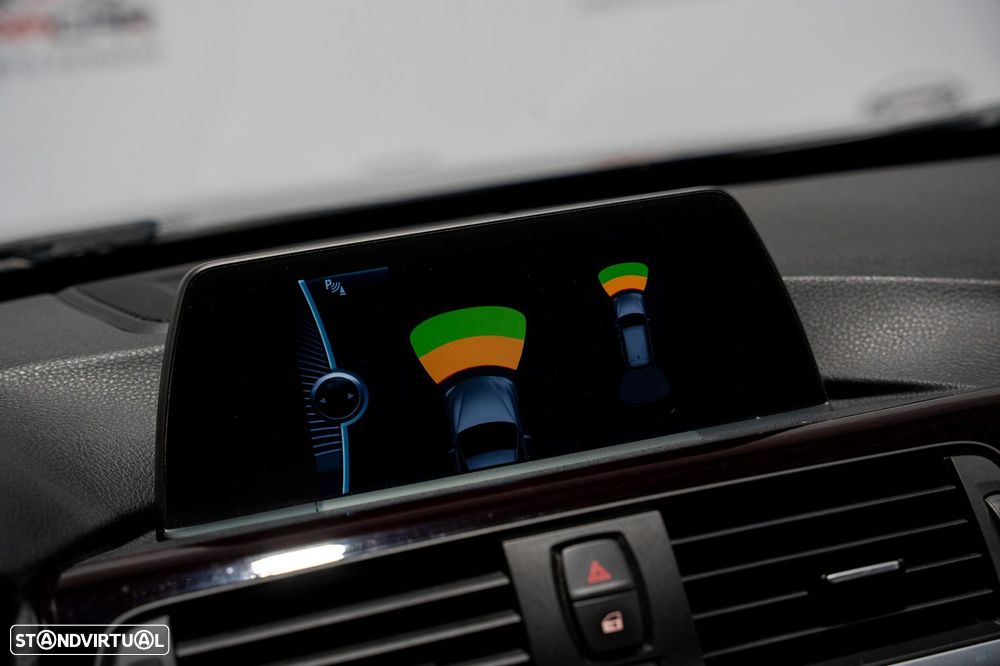 BMW 320 d Pack M - 31