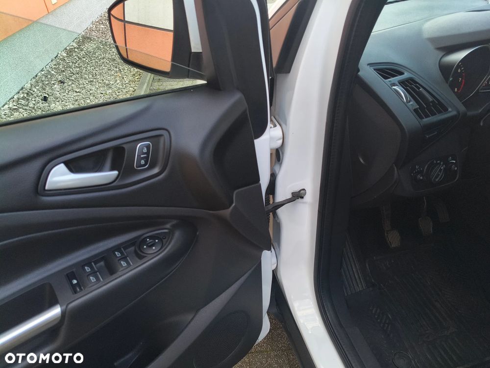 Ford Kuga 1.5 EcoBoost 2x4 Trend - 16