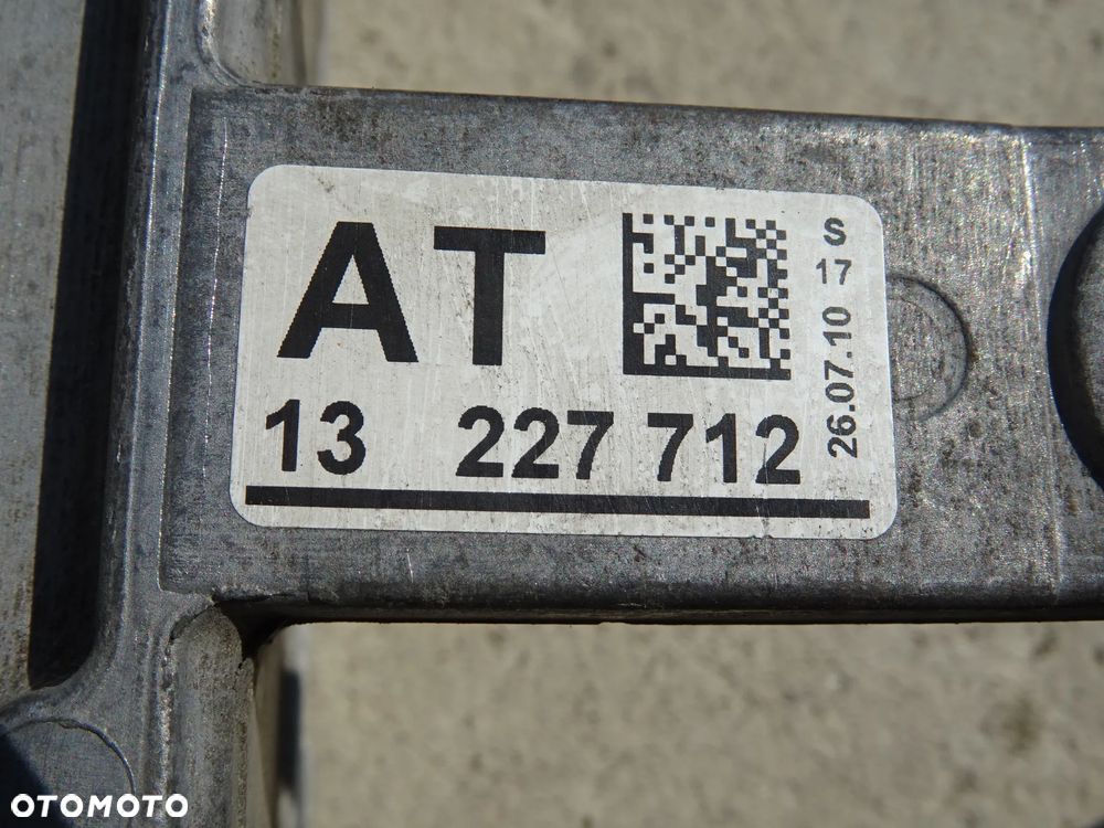 PODUSZKI ŁAPA PODUSZKA SILNIKA SKRZYNI OPEL INSIGNIA 13228305 CS 1,6T , 1,8 skrzynia M32 - 10