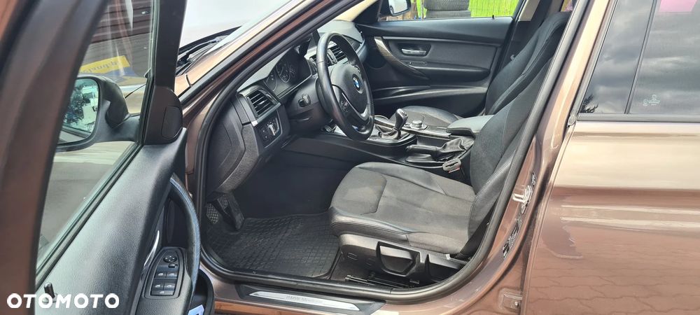 BMW Seria 3 320d - 10
