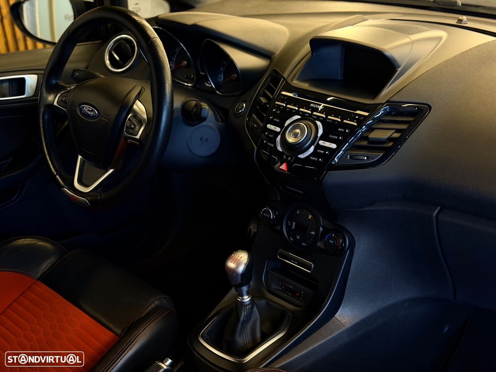 Ford Fiesta 1.6 EcoBoost c/ Pack Pele Desportiva ST - 8