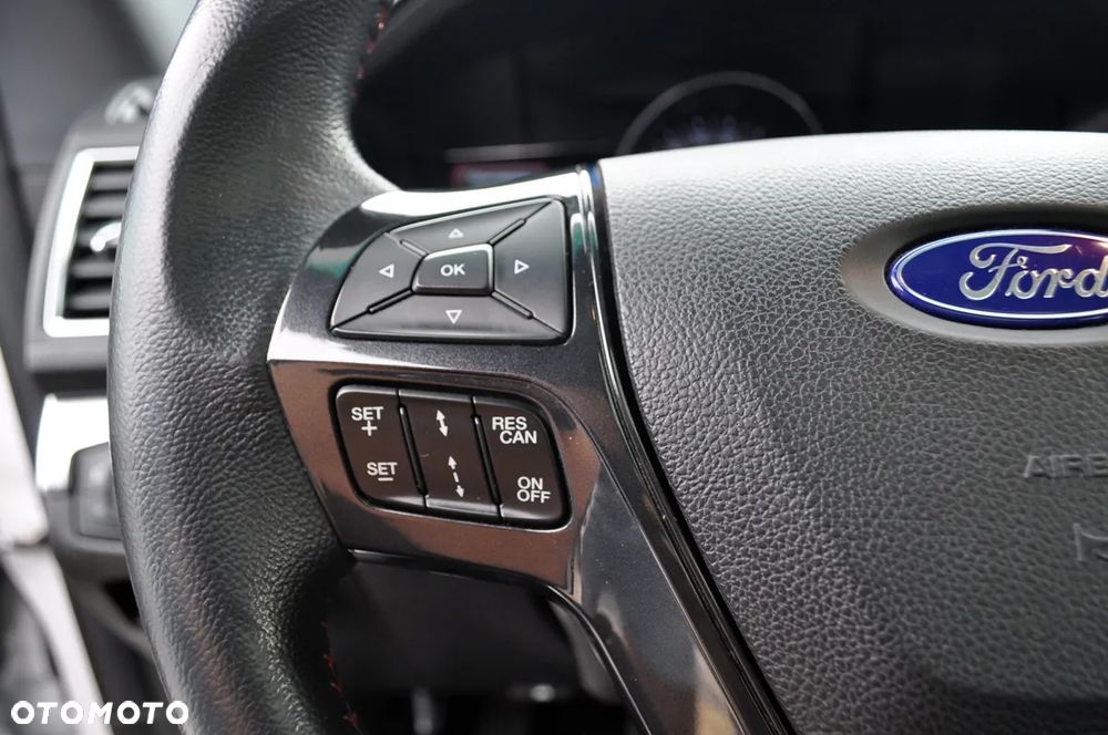 Ford Explorer - 26