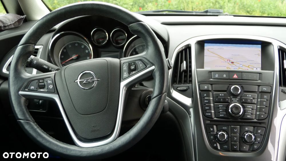Opel Astra 1.4 Turbo Exklusiv - 9