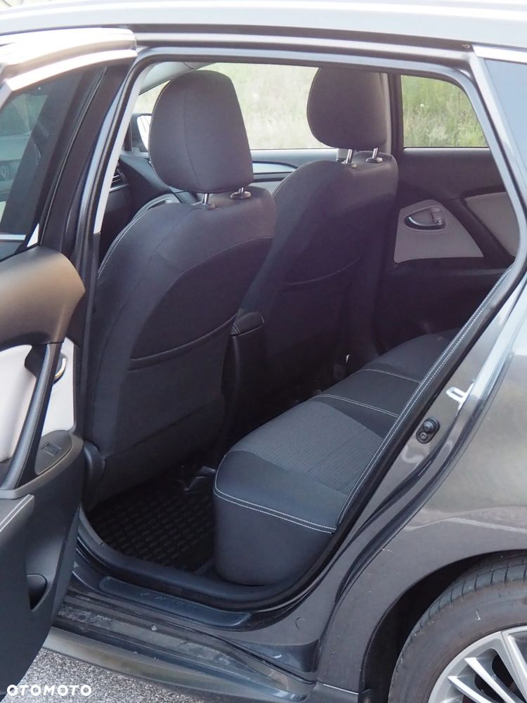 Toyota Avensis Touring Sports 2.0 D-4D Edition-S - 13