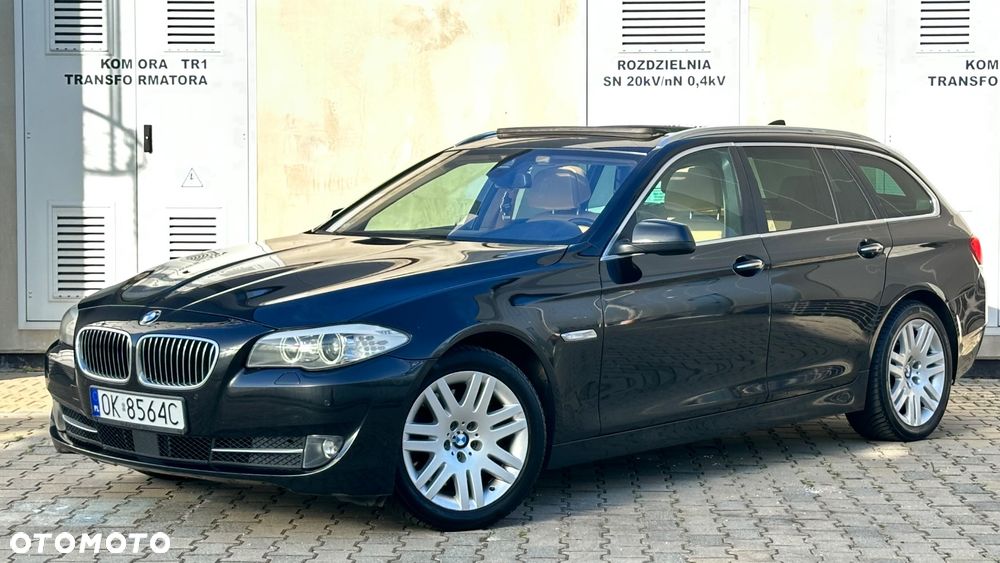 BMW Seria 5 525d xDrive Luxury Line - 7