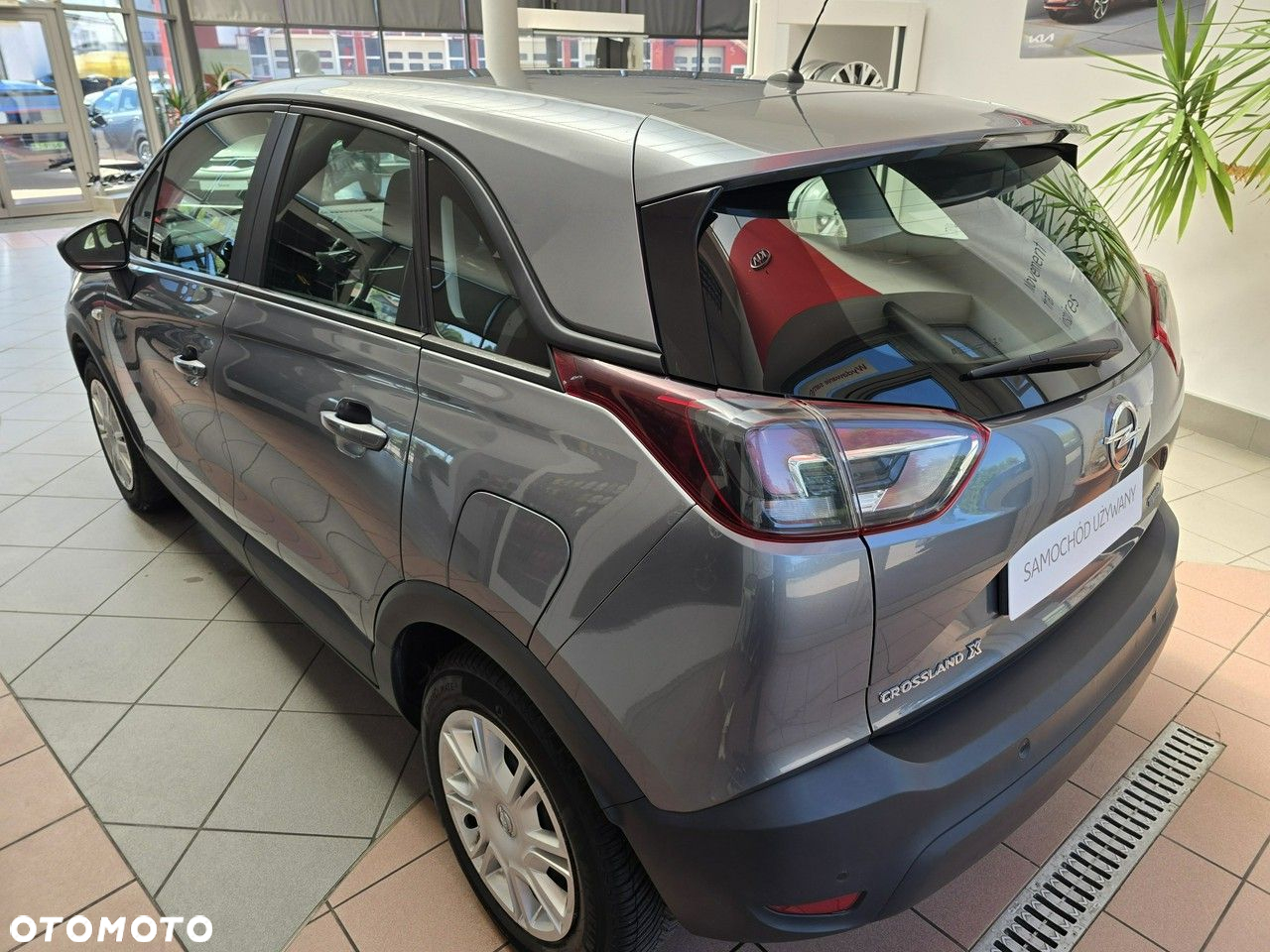 Opel Crossland X 1.2 T Enjoy S&S - 4
