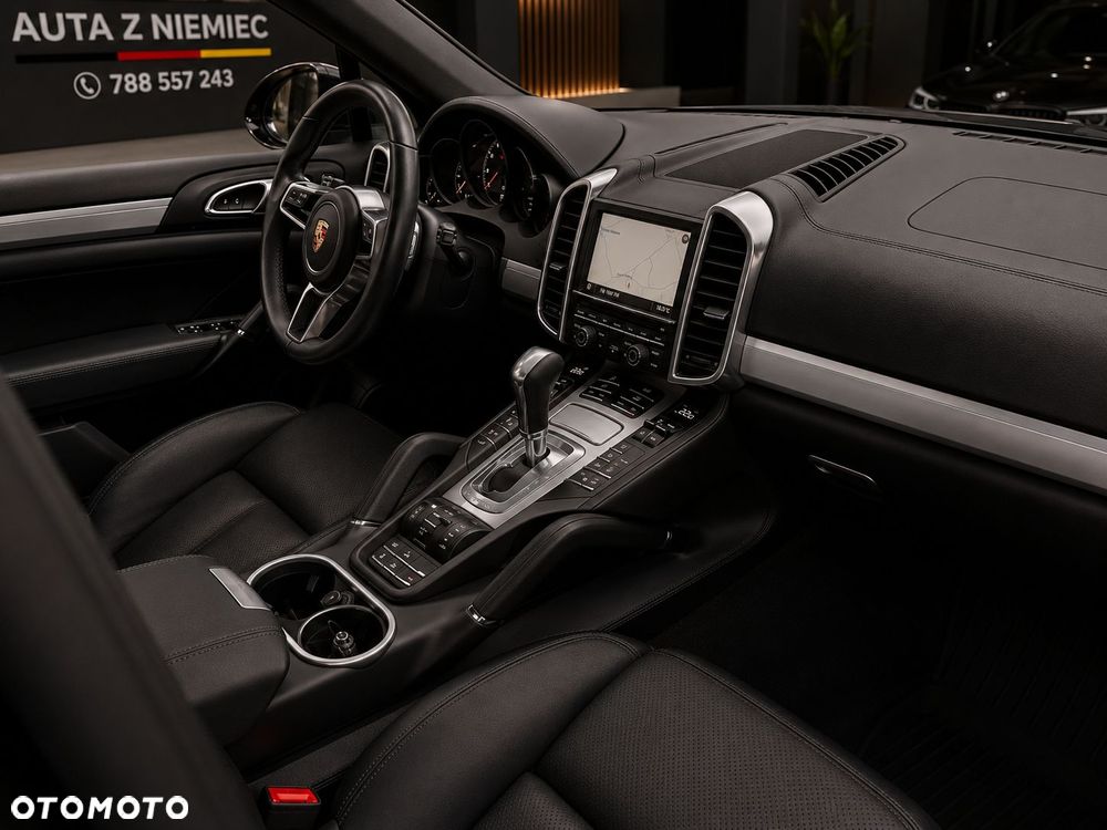 Porsche Cayenne S E-Hybrid - 8