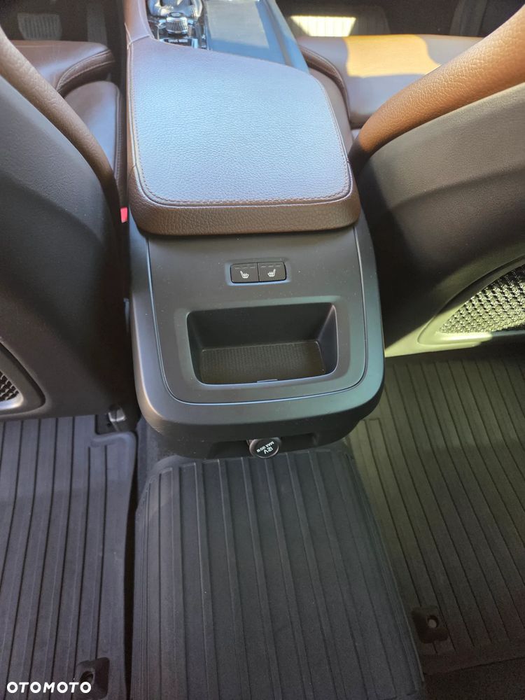 Volvo V90 D4 Momentum Pro - 11