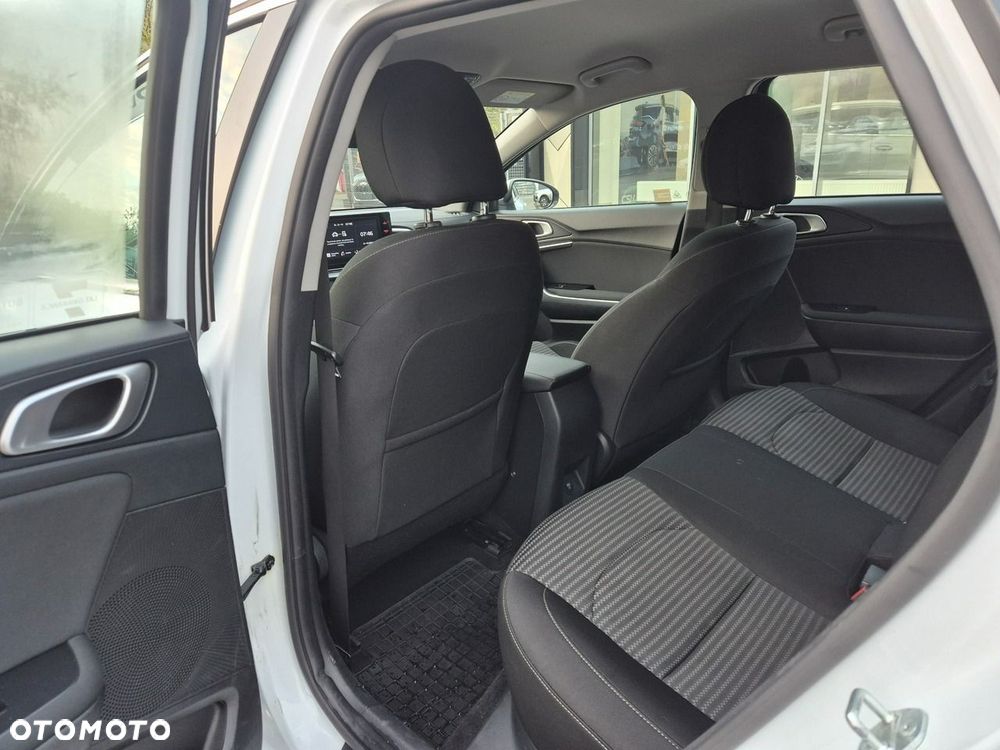 Kia Ceed 1.5 T-GDI M - 15