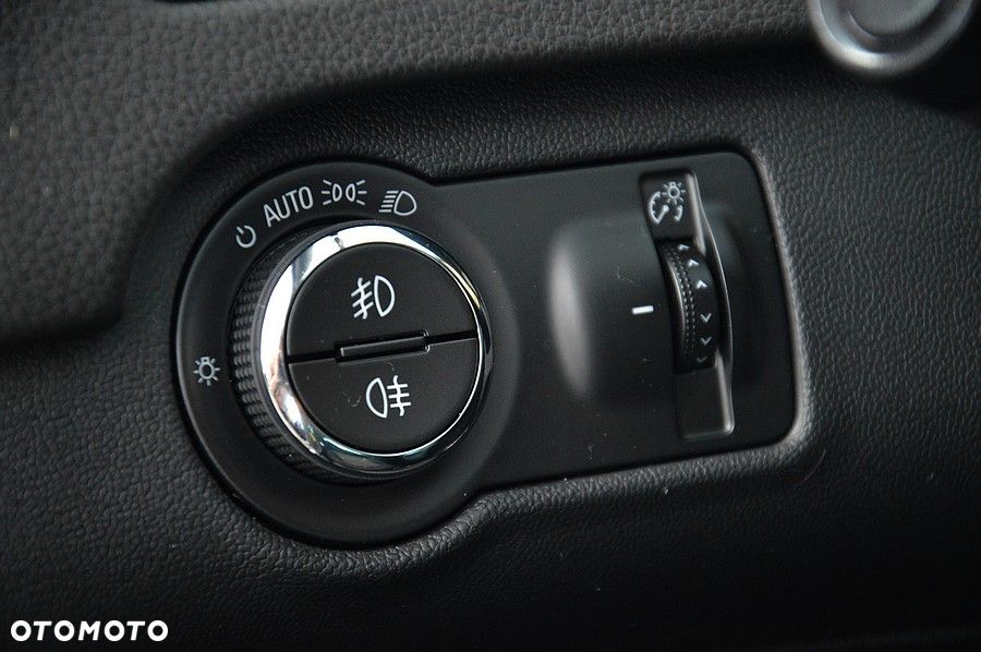 Opel Insignia 2.0 CDTI S&S - 29