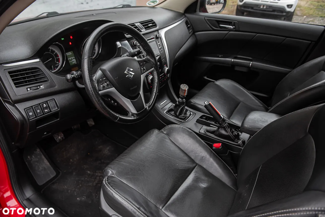 Suzuki Kizashi 2.4 Sport - 13