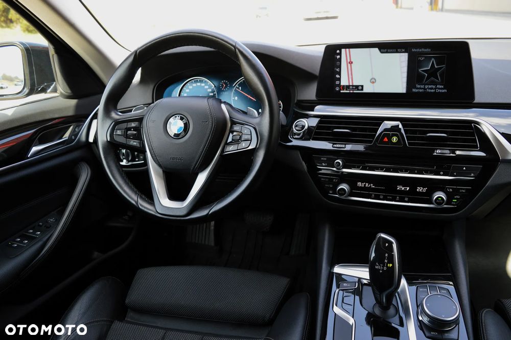 BMW Seria 5 520d xDrive Luxury Line sport - 9