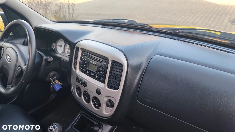 Ford Maverick Highclass - 30