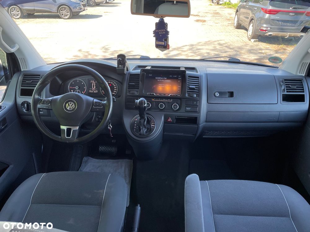 Volkswagen Multivan - 25