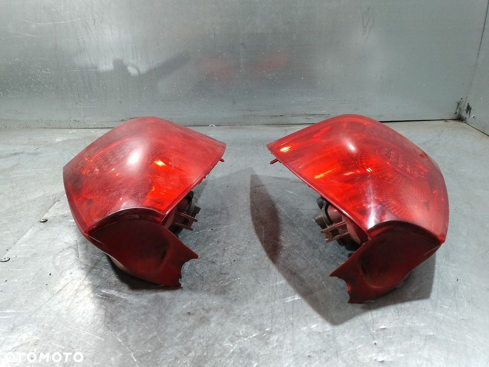 LAMPY TYŁ KOMPLET PEUGEOT 307 LIFT KOMBI 557686A   557684A - 9