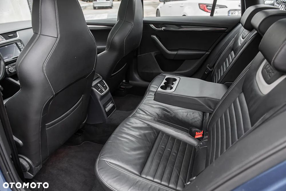 Skoda Octavia 2.0 TDI (Green tec) 4x4 DSG RS - 19