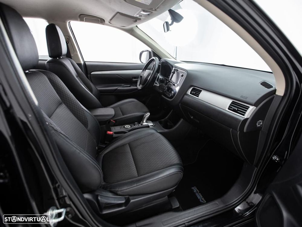 Mitsubishi Outlander - 9