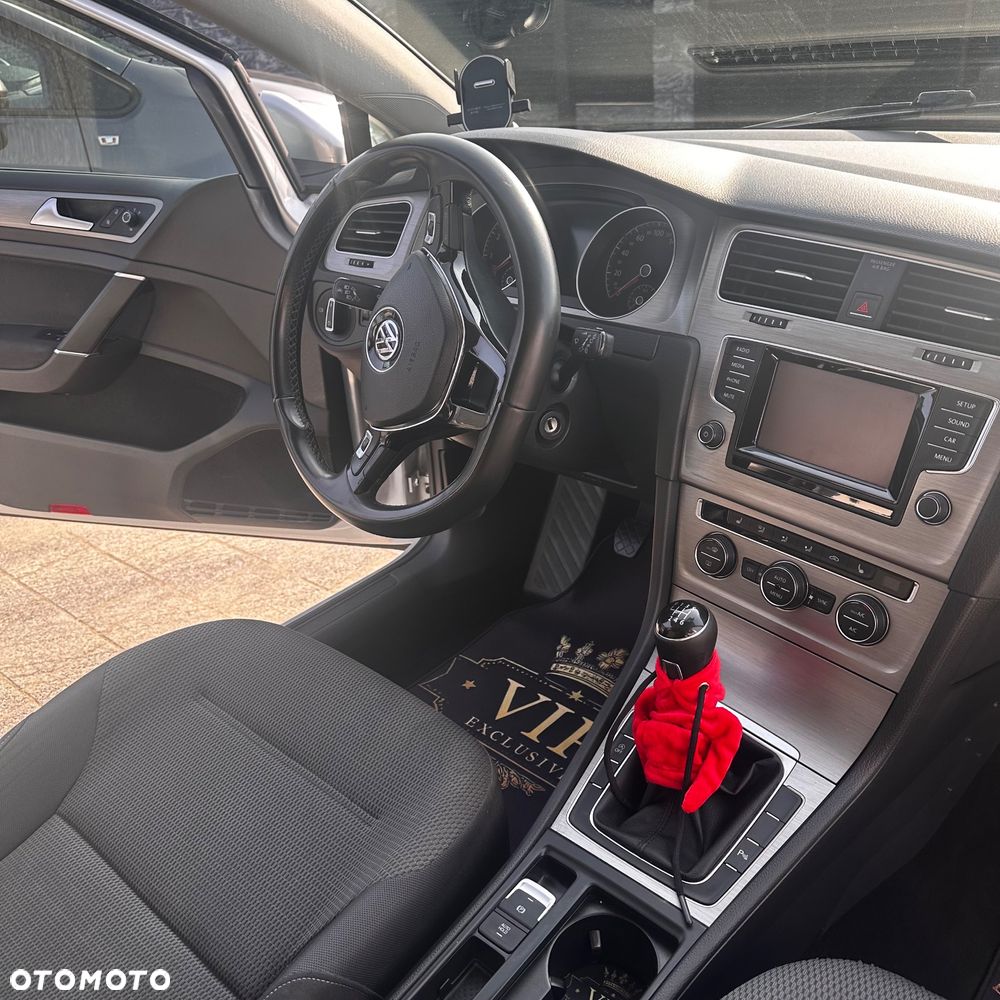 Volkswagen Golf - 37