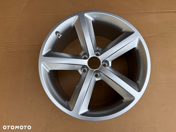 Felga aluminiowa 8.5J x 18 ET29 5x112 8T0601025CG AUDI A5 8T NOWA