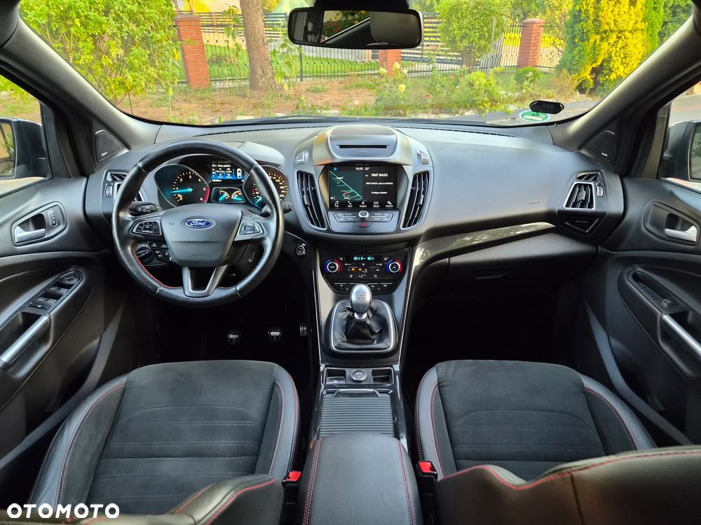 Ford Kuga 2.0 TDCi 4x4 ST-Line - 6
