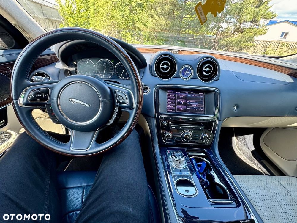 Jaguar XJ 5.0 V8 LWB Portfolio - 6