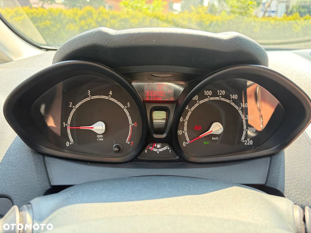 Ford Fiesta 1.25 Ambiente EU5 - 9