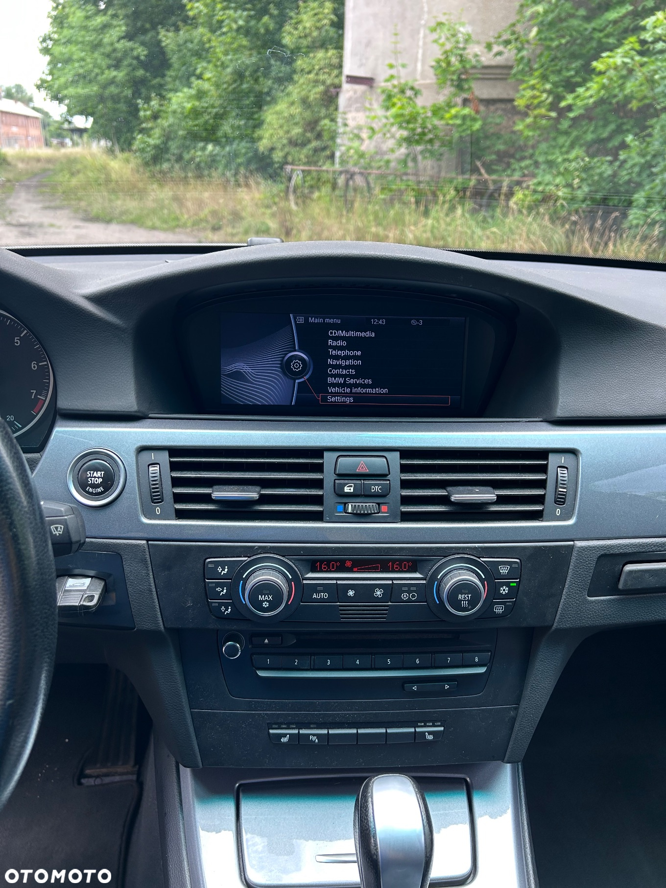 BMW Seria 3 320i Touring - 11