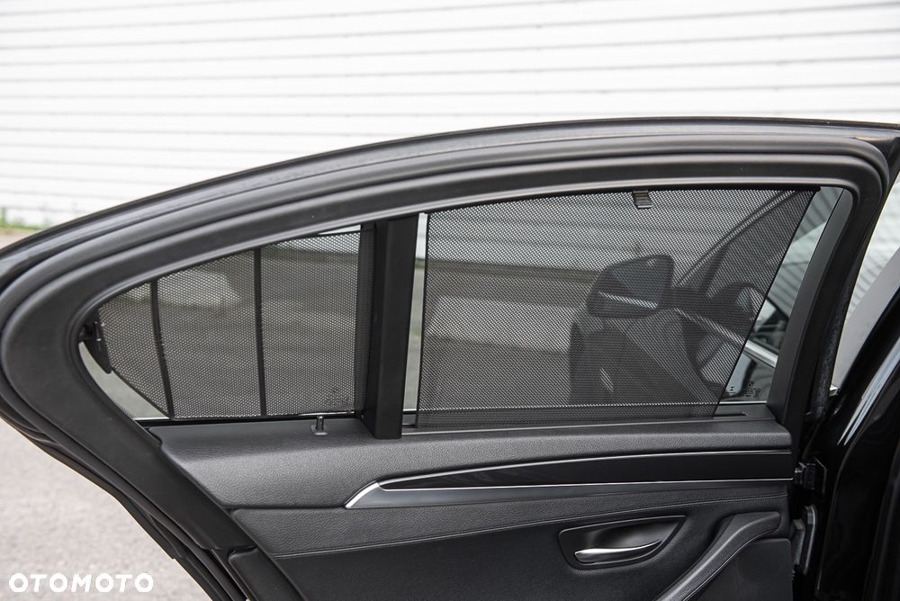 BMW Seria 5 520d xDrive - 29