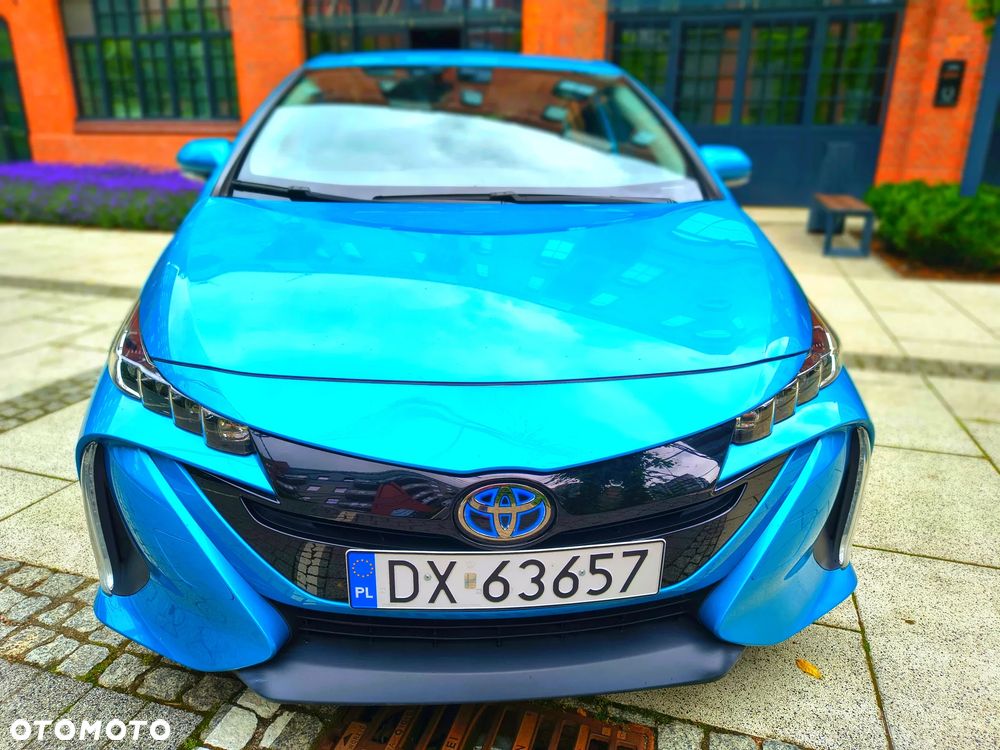 Toyota Prius Hybrid - 2