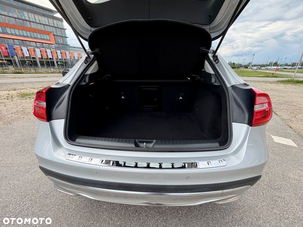 Mercedes-Benz GLA 200 7G-DCT Urban - 16