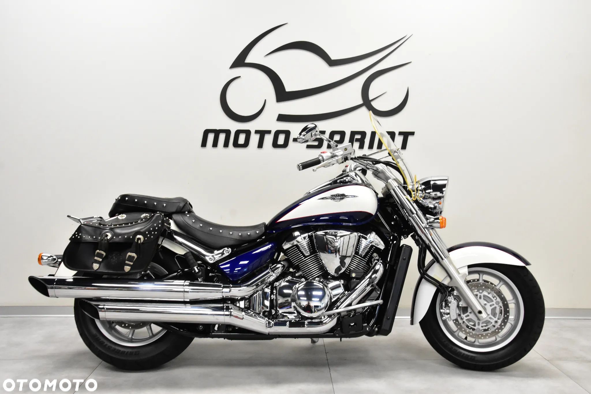 Suzuki Intruder - 1