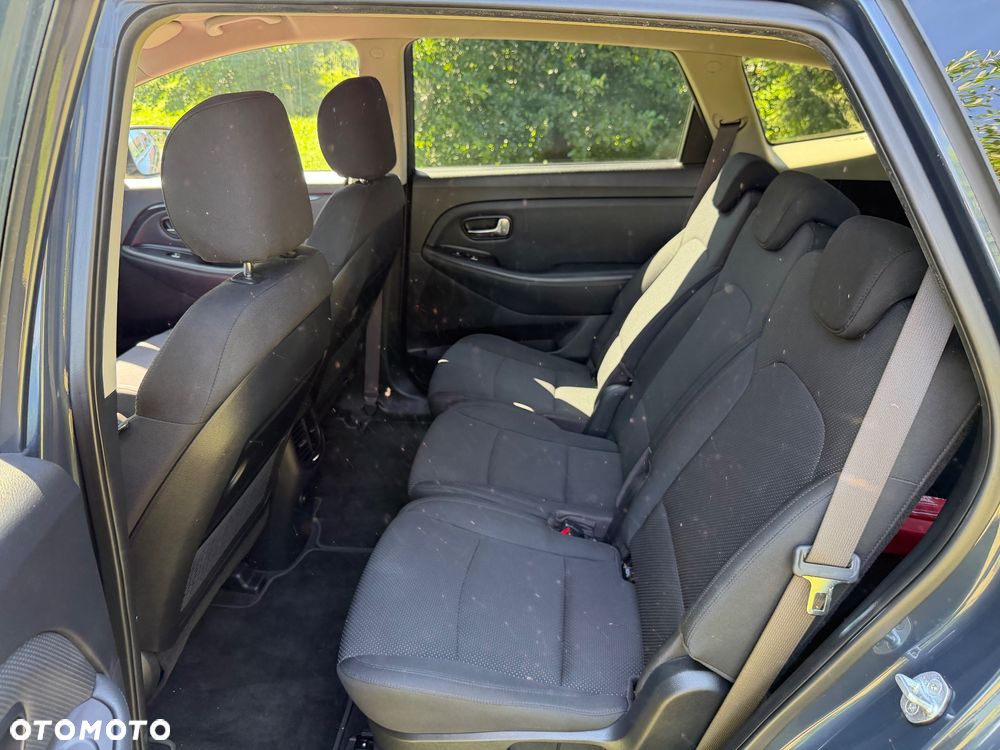 Kia Carens 1.7 CRDi 141 Dream Team Edition - 10