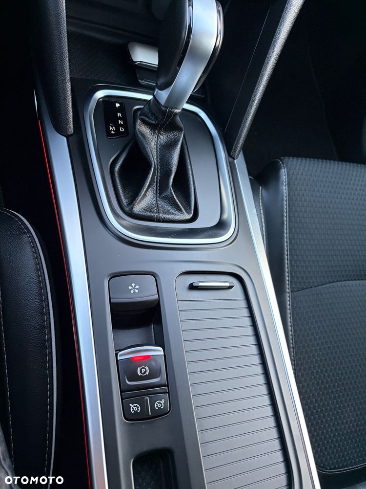 Renault Megane 1.5 dCi Bose EDC - 32