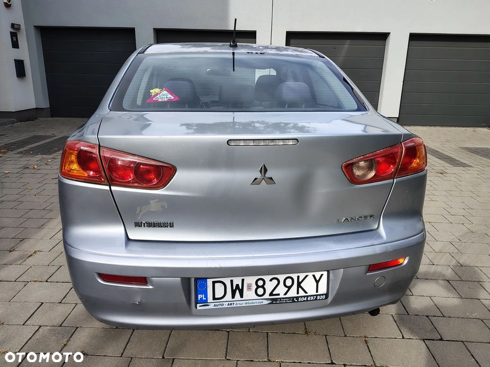 Mitsubishi Lancer 2010 photo 4