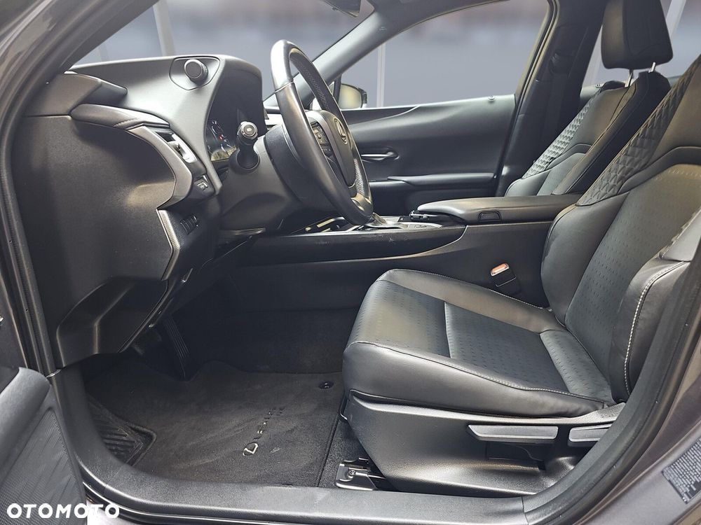 Lexus UX 250h GPF F Impression 2WD - 9