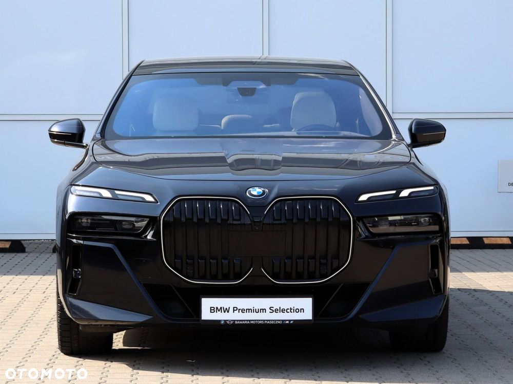 BMW i7 - 10