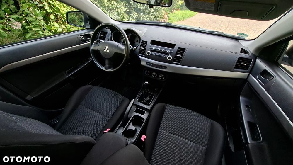 Mitsubishi Lancer 1.5 - 18
