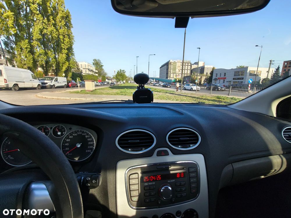 Ford Focus 1.6 Ambiente - 24