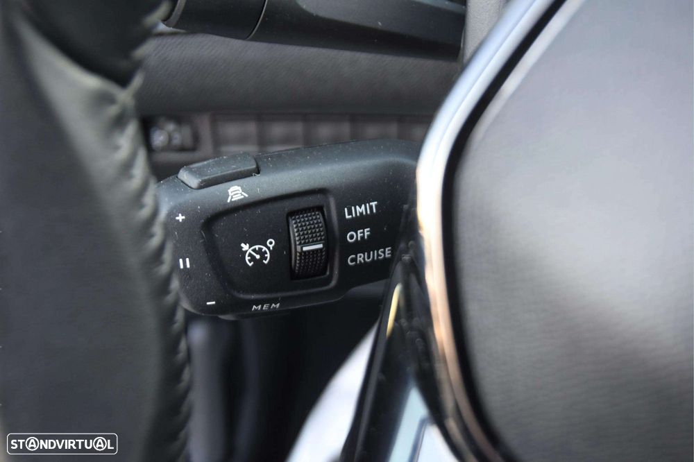 Peugeot 208 1.2 PureTech Allure - 25