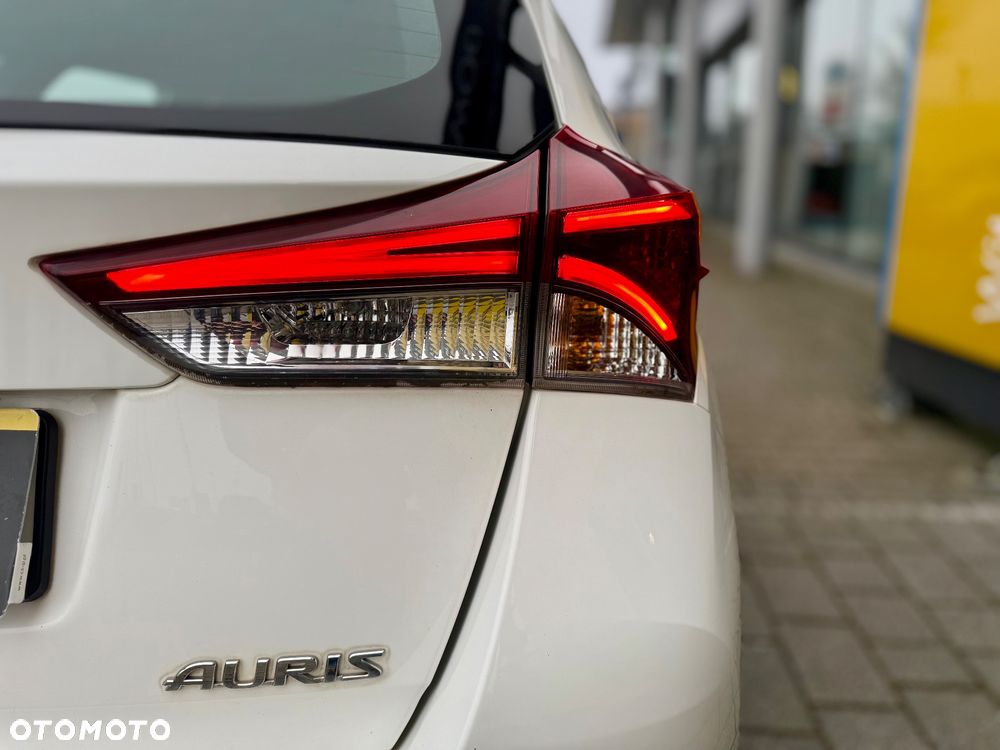 Toyota Auris 1.6 D-4D Design Edition - 9