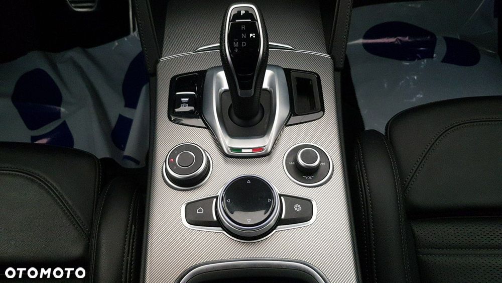 Alfa Romeo Stelvio - 30