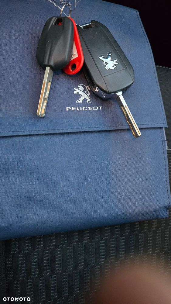 Peugeot 208 - 10